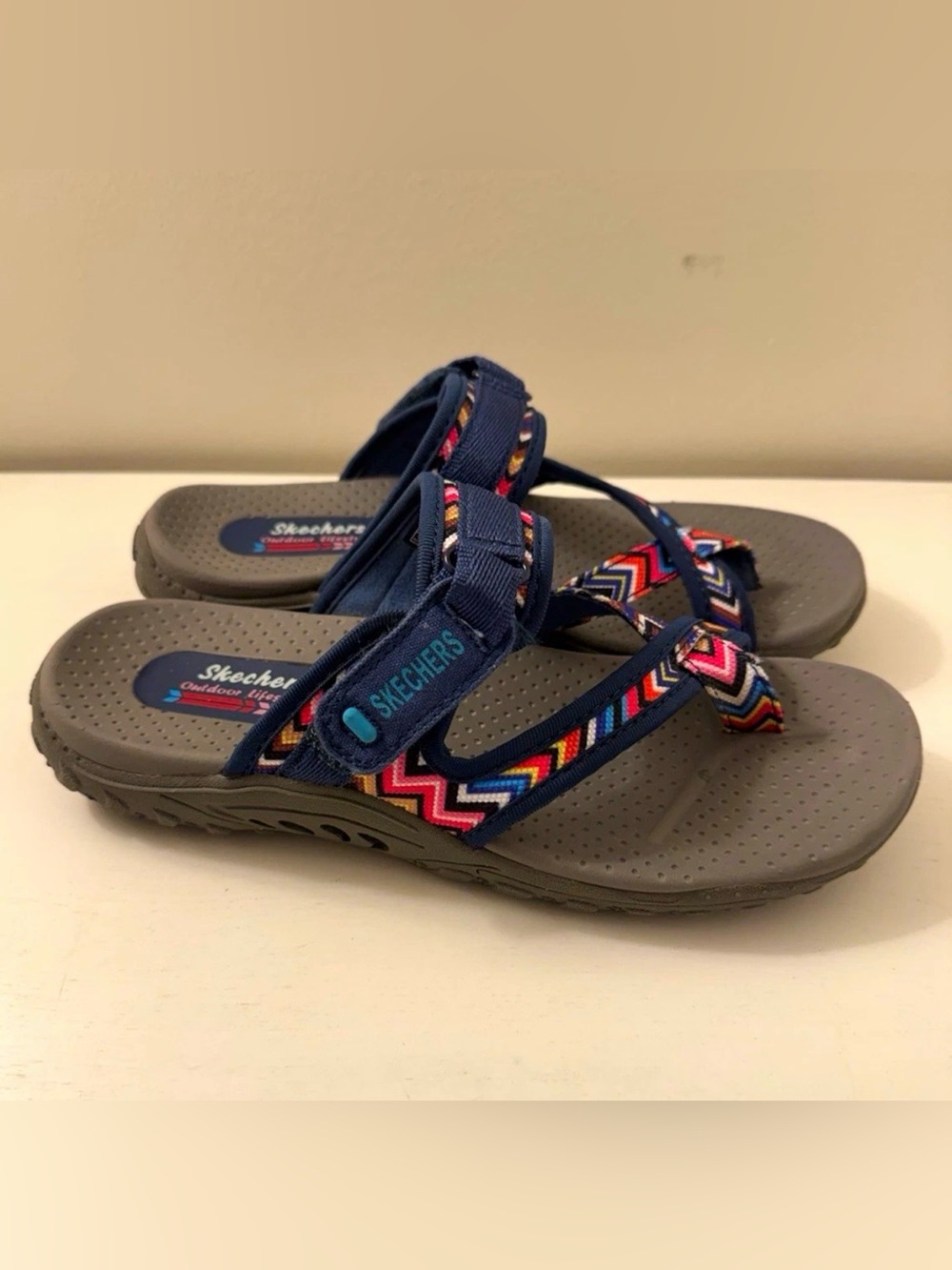Skechers Navy Sandals with Colorful Chevron Straps Outdoor Lifestyle W7.5